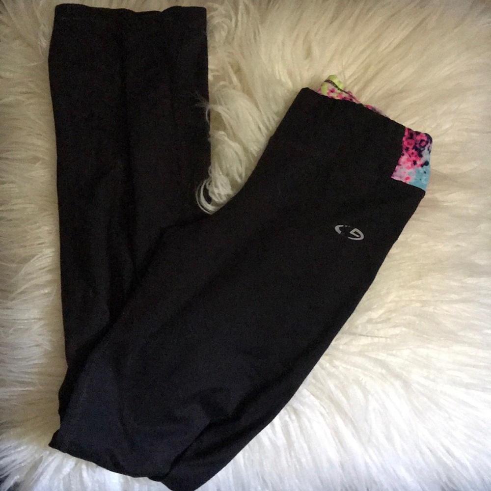 black yoga pants